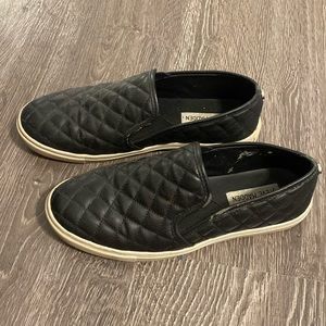 Steve Madden slip on